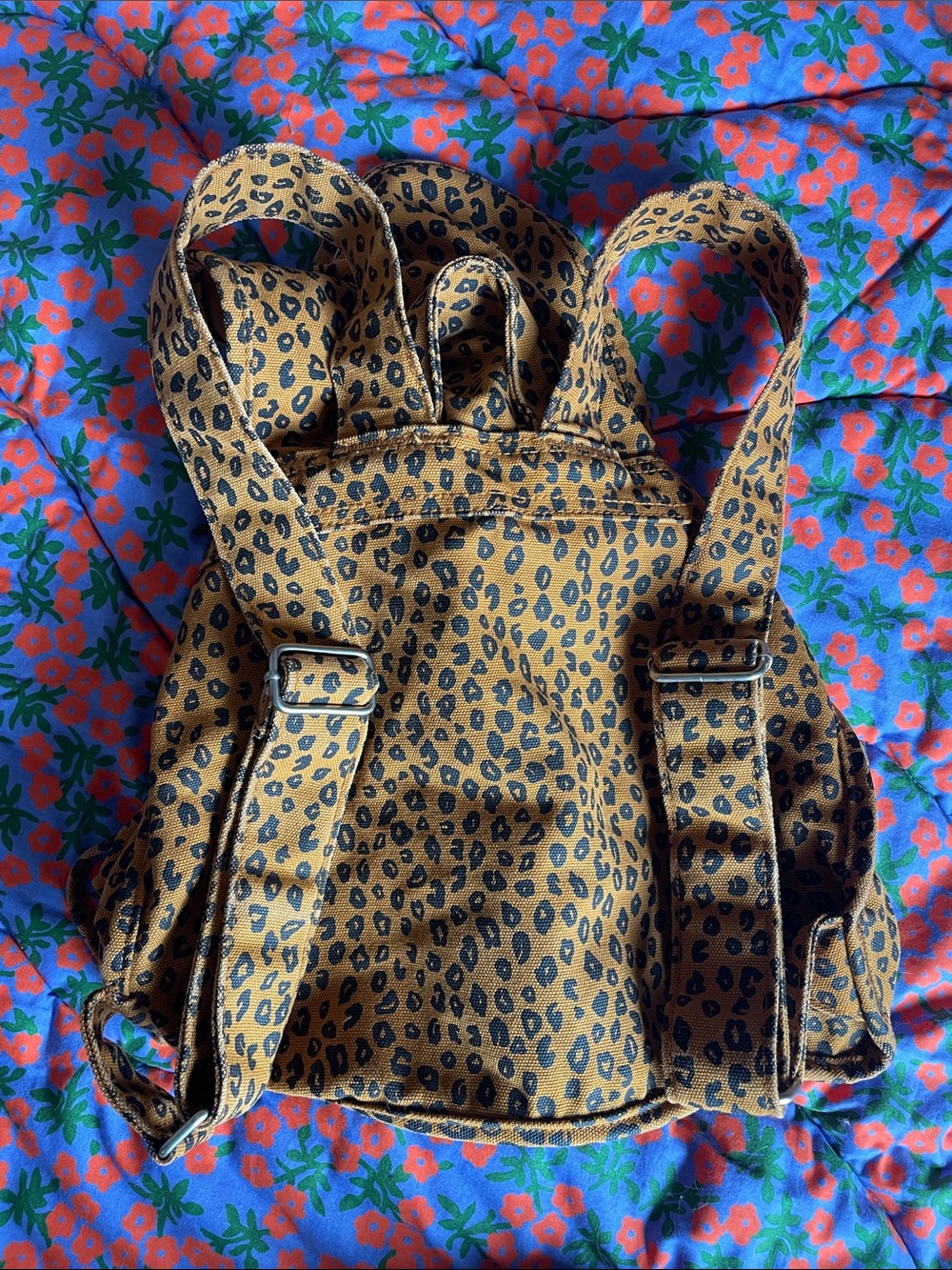BAGGU Canvas Leopard Backpack - Picture 4 of 7